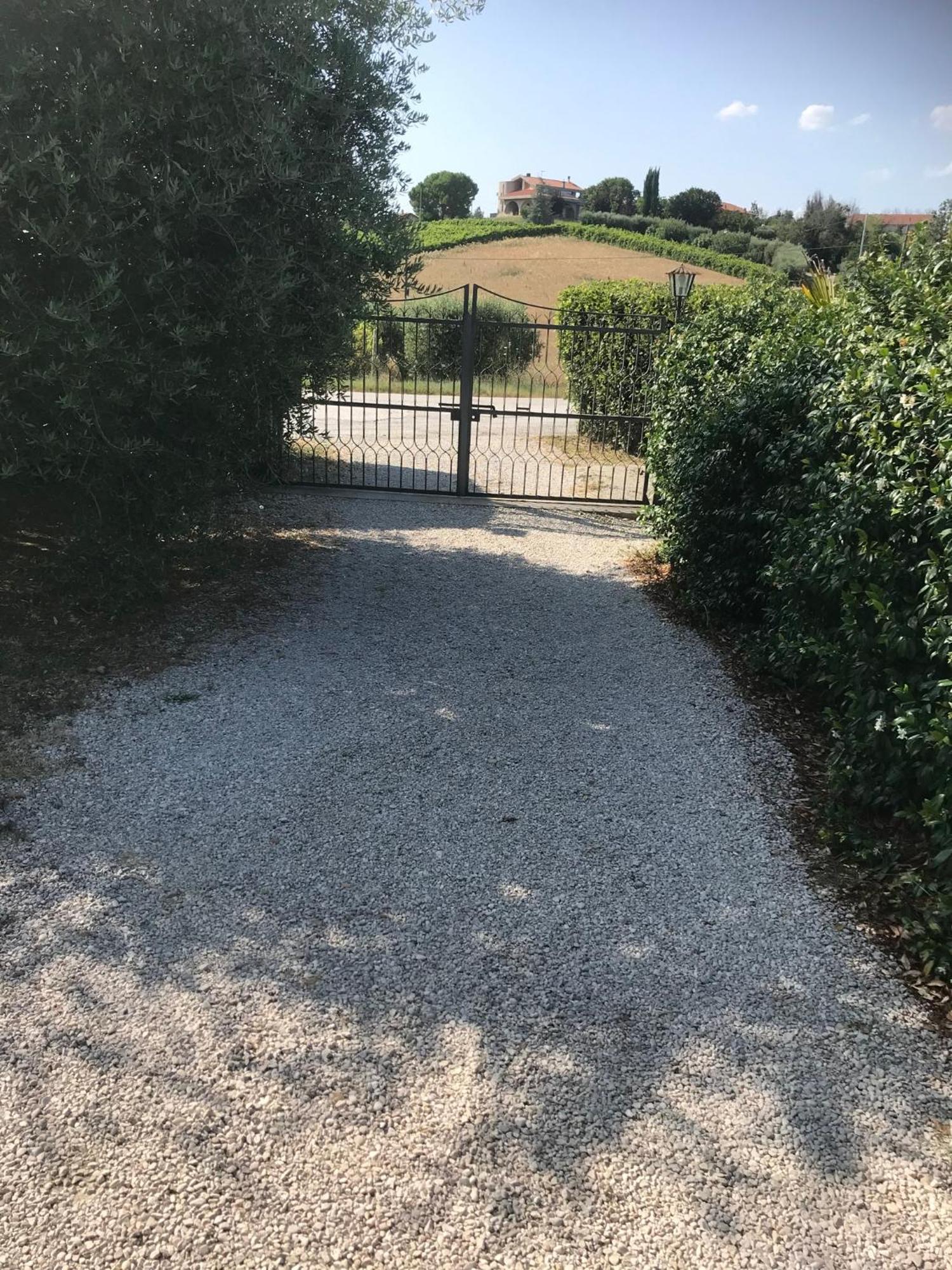 Agriturismo Cerquatonda Montalto delle Marche Bagian luar foto